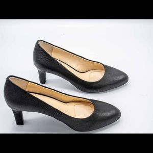 Never worn Alex Marie Black Heels